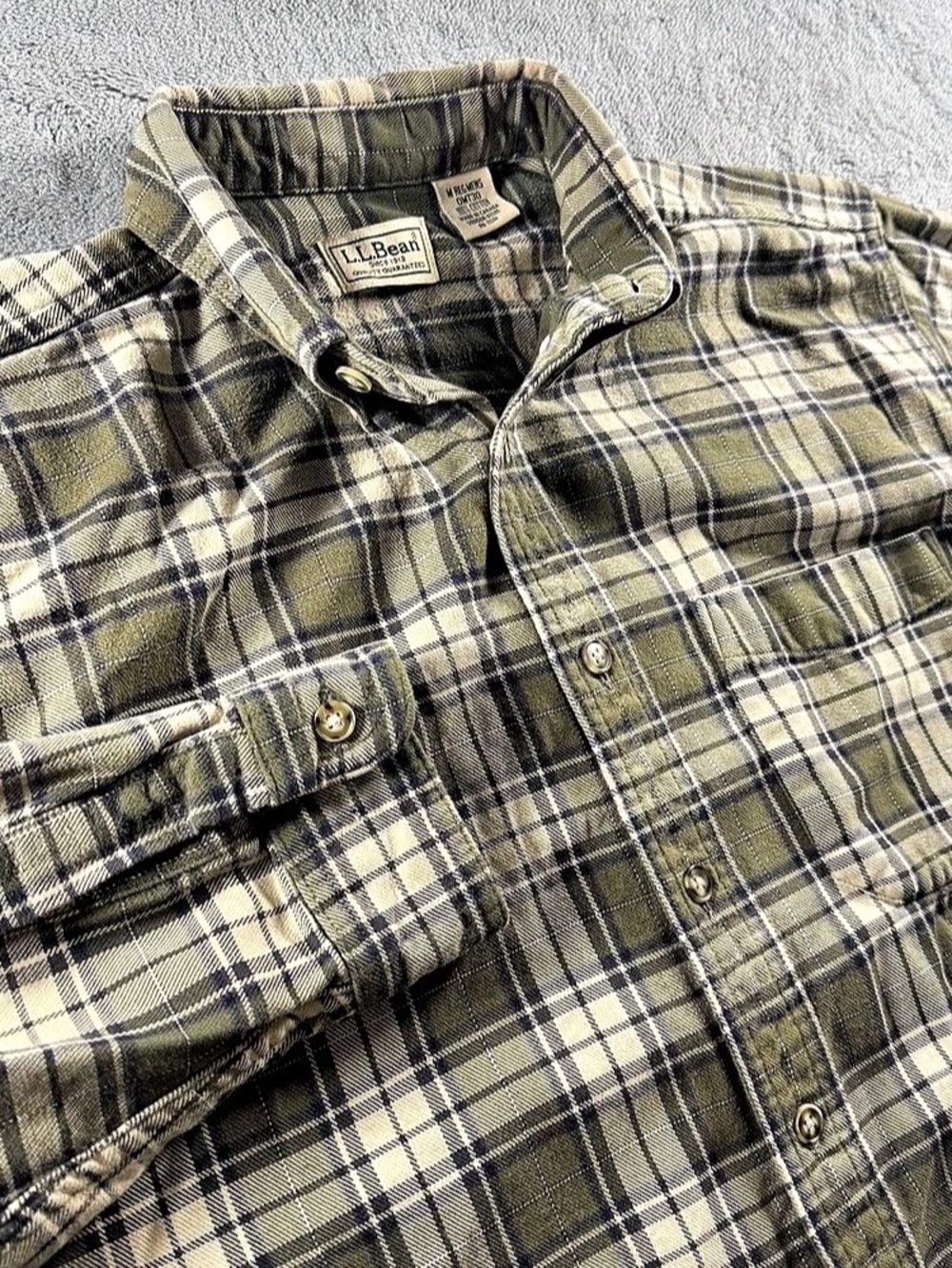 Vintage 2000s L.L. Bean Green White Plaid Flannel Long Sleeve Shirt Men’s M-Reg